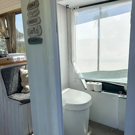 Ericeira Magic Bus With Jacuzzi Апартаменты
