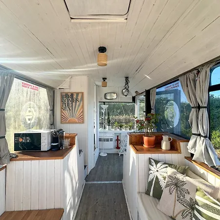 Ericeira Magic Bus With Jacuzzi 아파트 *